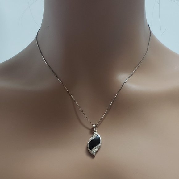Elegant Onyx & Zircons Pendant Necklace in 925 Silver - Picture 1 of 4